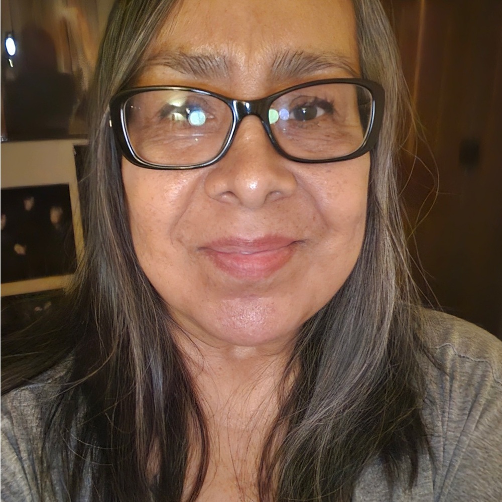 Meet your Posher, Ana